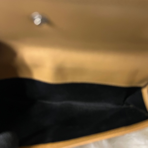 Gucci Leather Wallet with Vintage Clasp - Picture 9 of 15